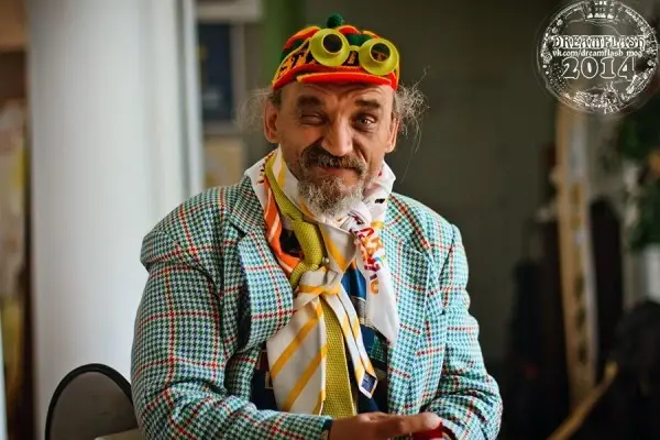 Режиссер театра глухих «Шестое чувство», клоун и перформер Жан Мельников.