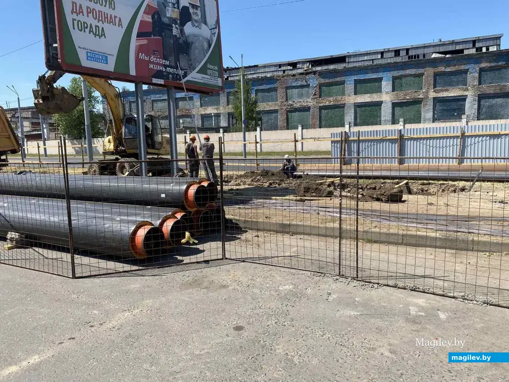 Июнь, 2023 г. Могилев. На автовокзале также меняют трубы.