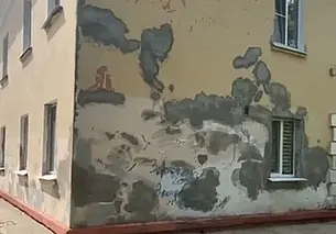 «Над фасадом дома, может, Сальвадор Дали постарался?»