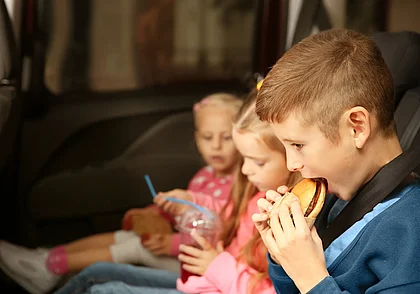 Какие продукты не стоит брать с собой в дорогу