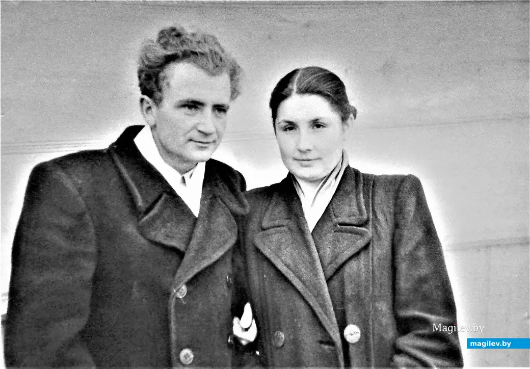 Хозяева старого чемоданчика в молодости, 1955 год.