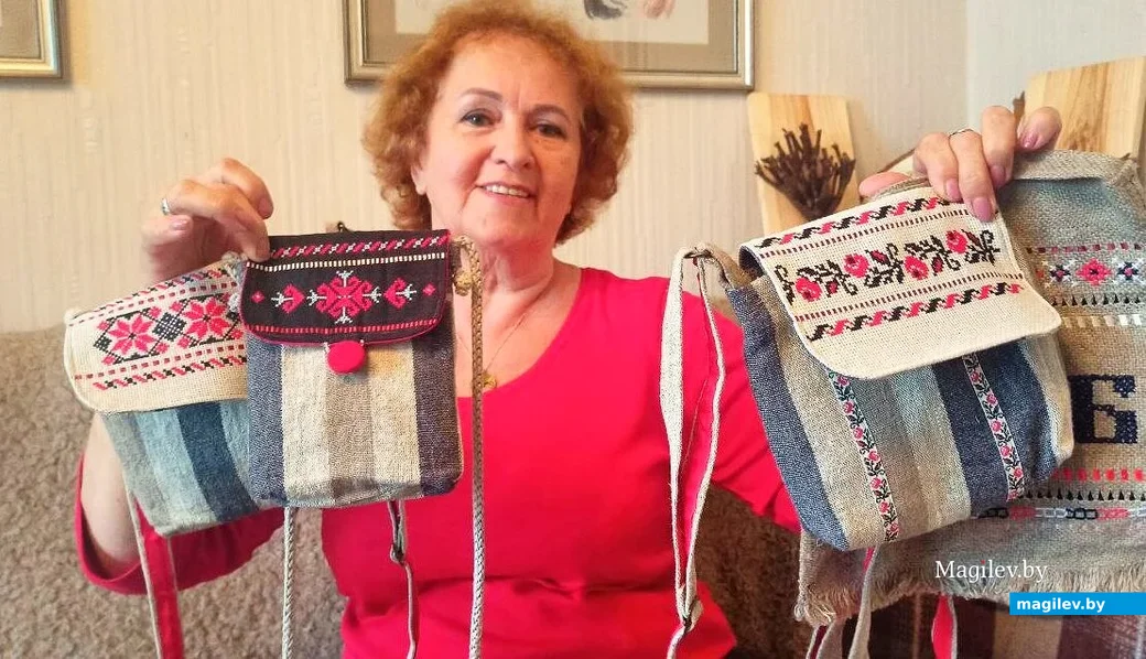 Лилия Федорова со своими сумочками.