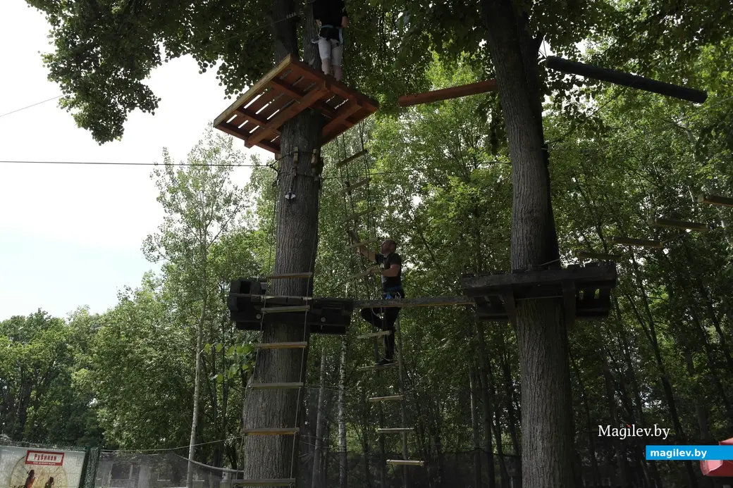 Парк активного отдыха «Рубикон», Могилев. Июнь, 2023. Алесю и Андрею порекомендовали самую сложную трассу.