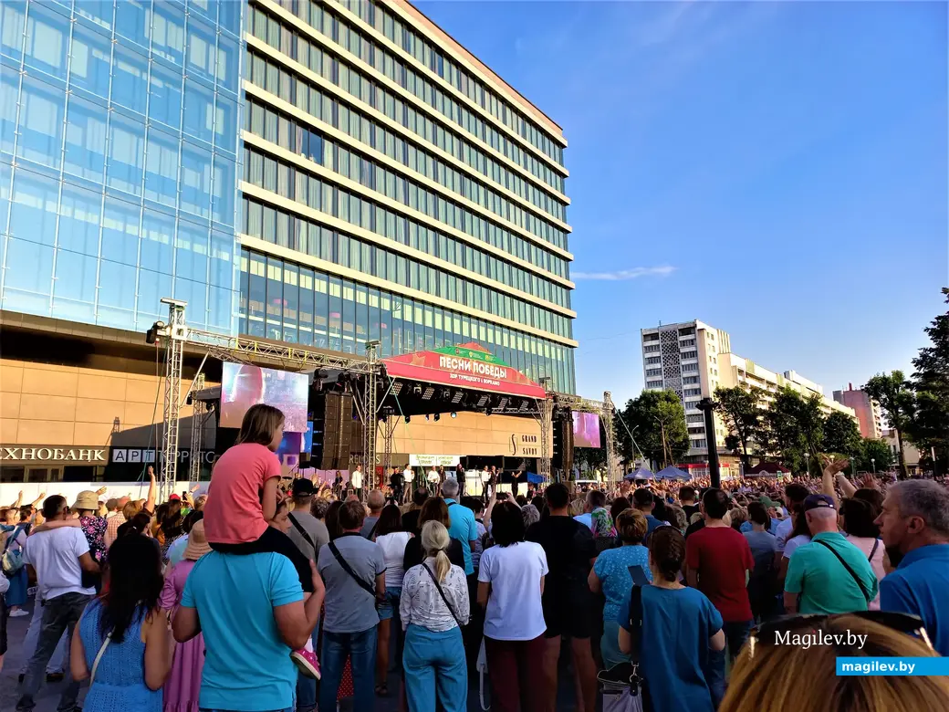 Выступление «Хора Турецкого» на площади Единства. Могилев, 21.06.2023 г.