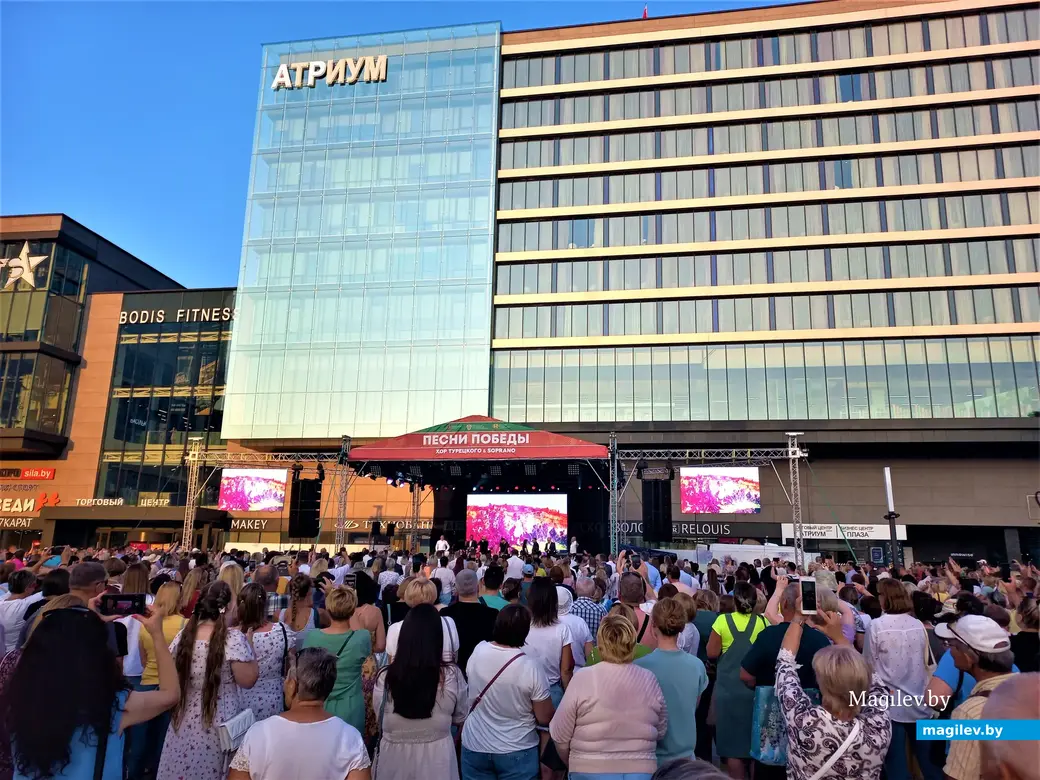 Выступление «Хора Турецкого» на площади Единства. Могилев, 21.06.2023 г.