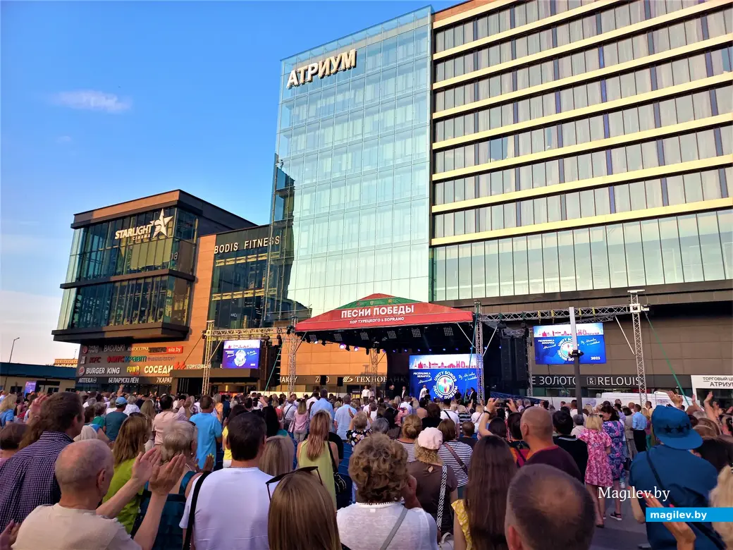 Выступление «Хора Турецкого» на площади Единства. Могилев, 21.06.2023 г.