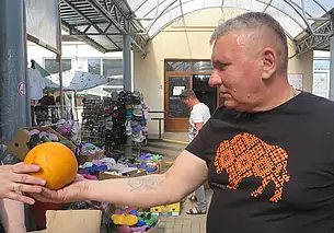 Клубника с картофелем дешевеют, арбузы держат цену: что почем на рынке в Могилеве