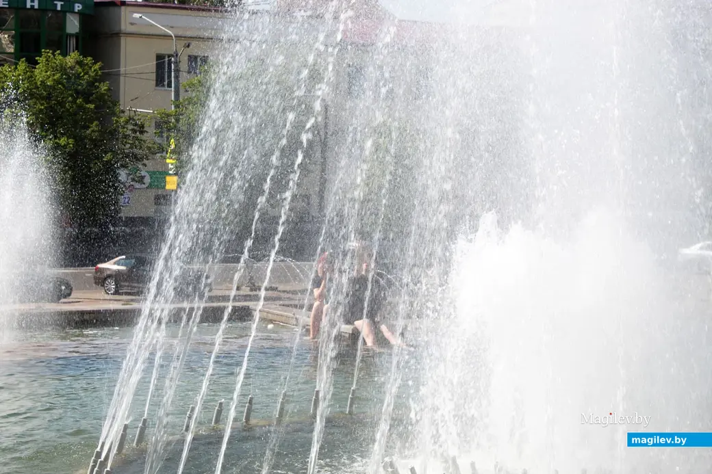 Могилев. Июнь. Жара. Фотопрогулка по городу. 21 июня 2023 года.