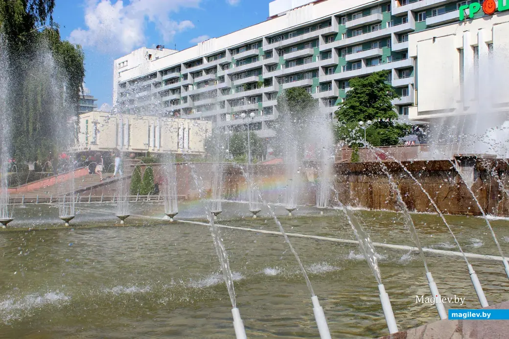 Могилев. Июнь. Жара. Фотопрогулка по городу. 21 июня 2023 года.