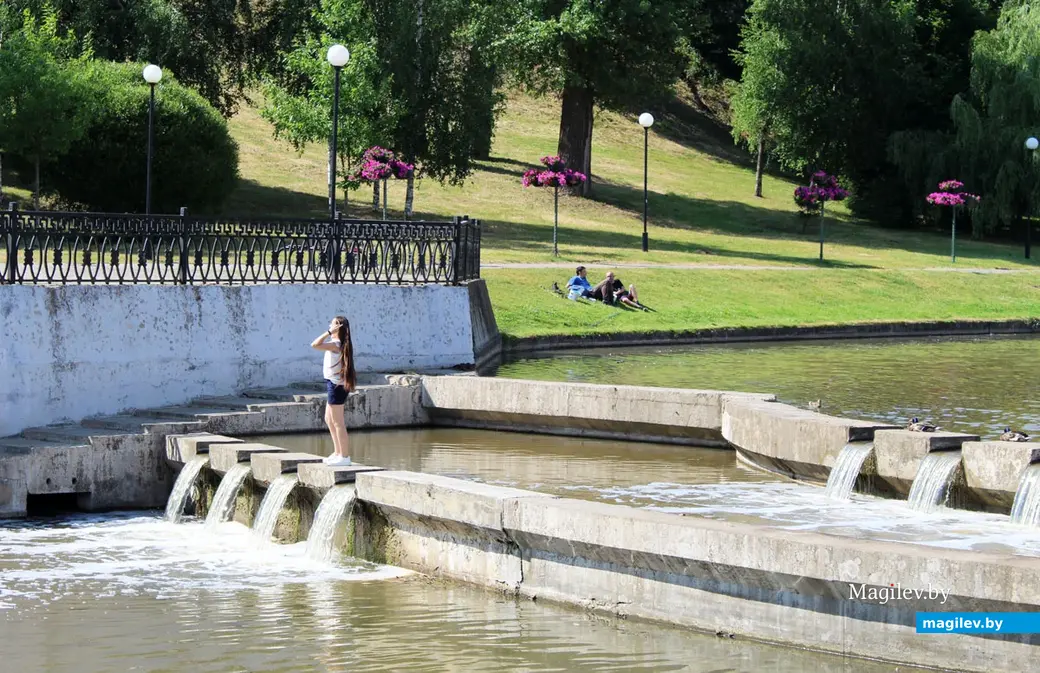 Могилев. Июнь. Жара. Фотопрогулка по городу. 21 июня 2023 года.