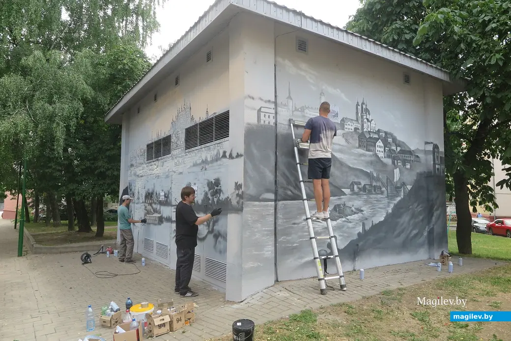 22 июня 2023 г. Могилев, Ленинская. Минские художники рисуют старый губернский Могилев.
