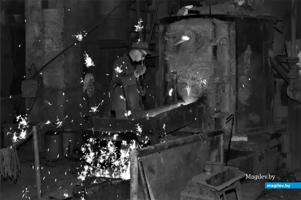 В одном из цехов «Строммашины», 1960-е годы.