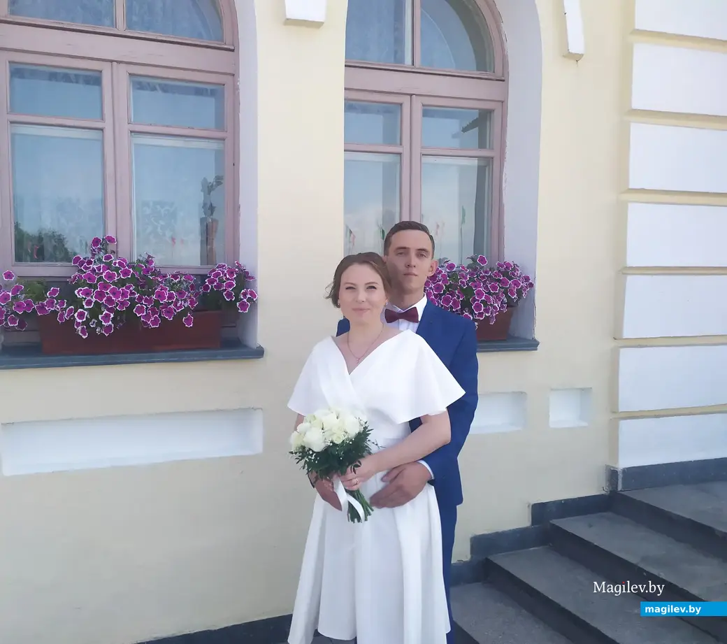 ЗАГС, Могилев. 24.06.2023. Ольга и Игорь Меньковы. Никакие ссоры молодым не страшны, потому что оба умеют разумно их разрешать.