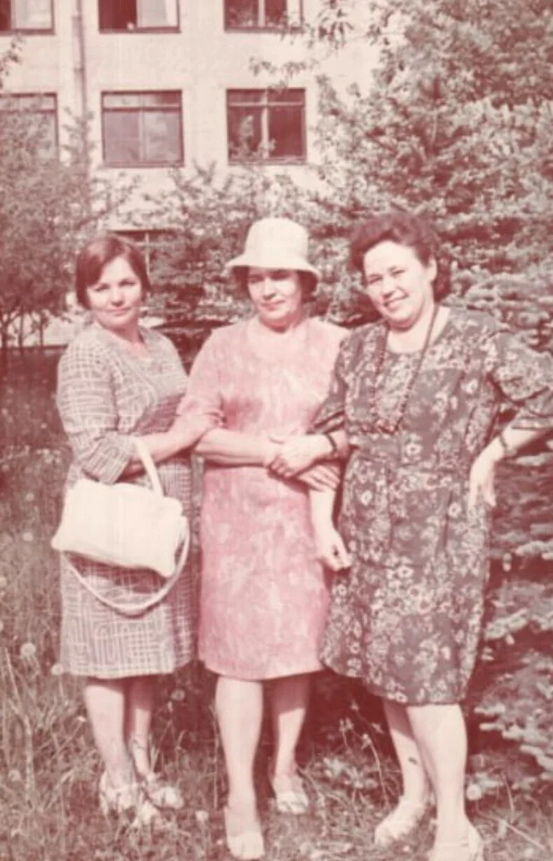Работница санатория им. Ленина в 1979 году (слева направо): Елена Горбанюк, Софья Мухина и Галина