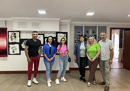 Арт-перфоманс художника из Турции в подарок. В Могилеве проходит пленэр по живописи