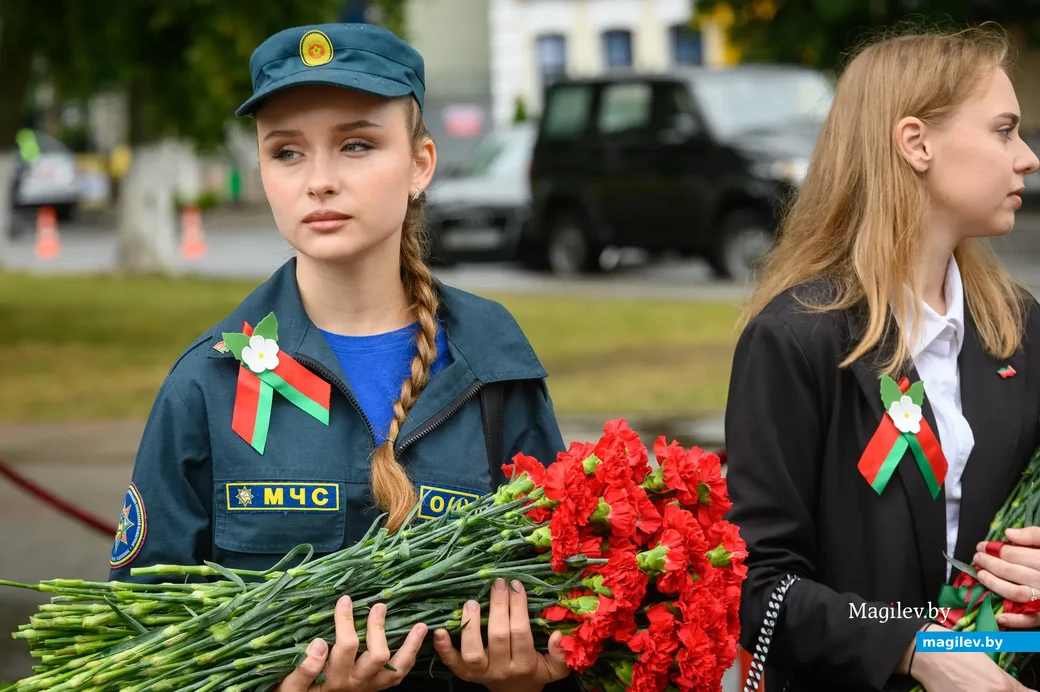 29.06.2023. Площадь Победы. Возложение венков к памятнику-танку на могиле генерала Б.С. Бахарова и