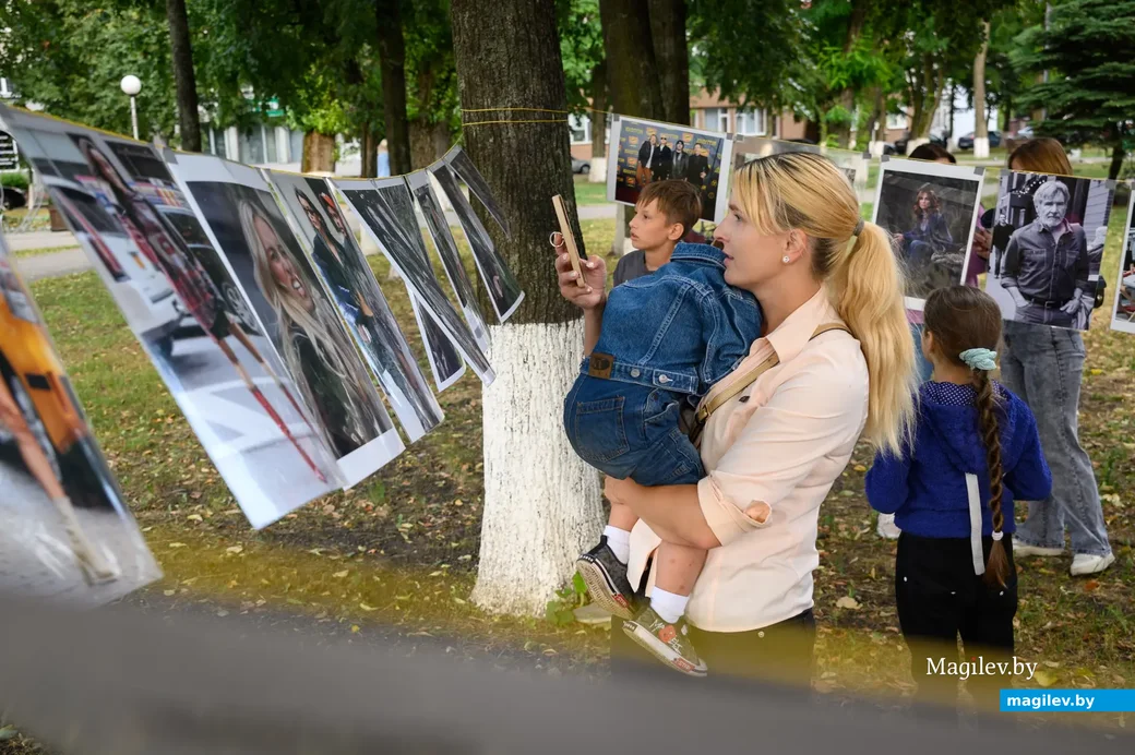 29.06.2023. Сквер трудовой славы. Фотосушка (любительская фотовыставка) на открытом воздухе