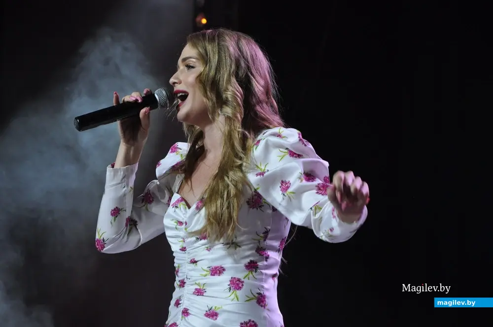 29.06.2023 г. Могилев, областной центр творчества. Поет Алена Ланская.