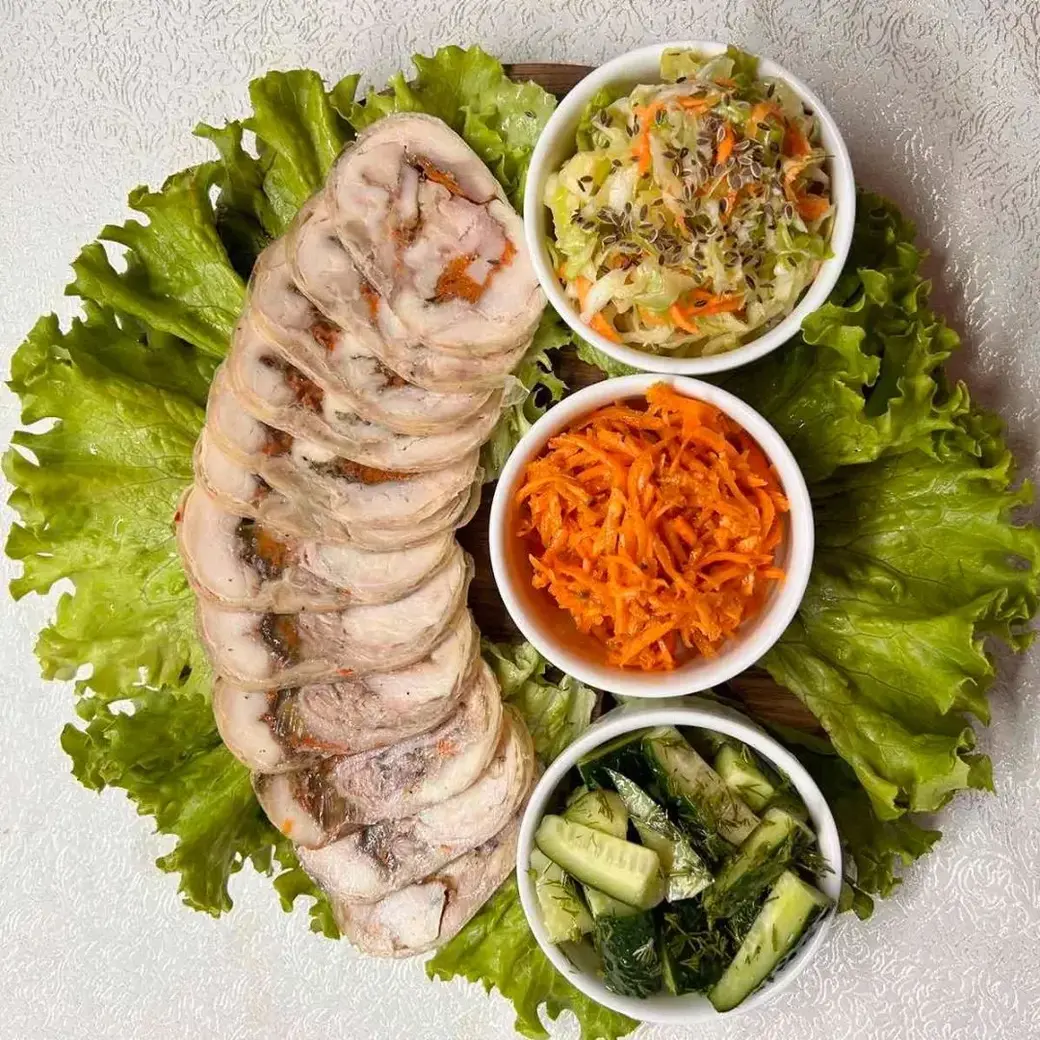 Сет ресторана «Винтаж». Рулет из птицы. Фестиваль белорусской кухни в Могилеве. Фото из Инстаграма ресторана