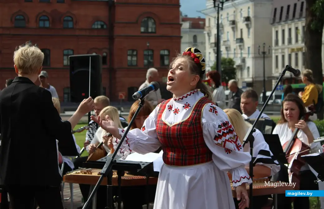 Фонтан в Театральном сквере Могилева. 30 июня 2023 года.