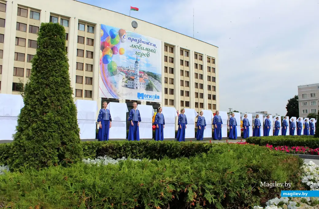 Аллея городов-побратимов. Могилев 1 июля 2023 года.