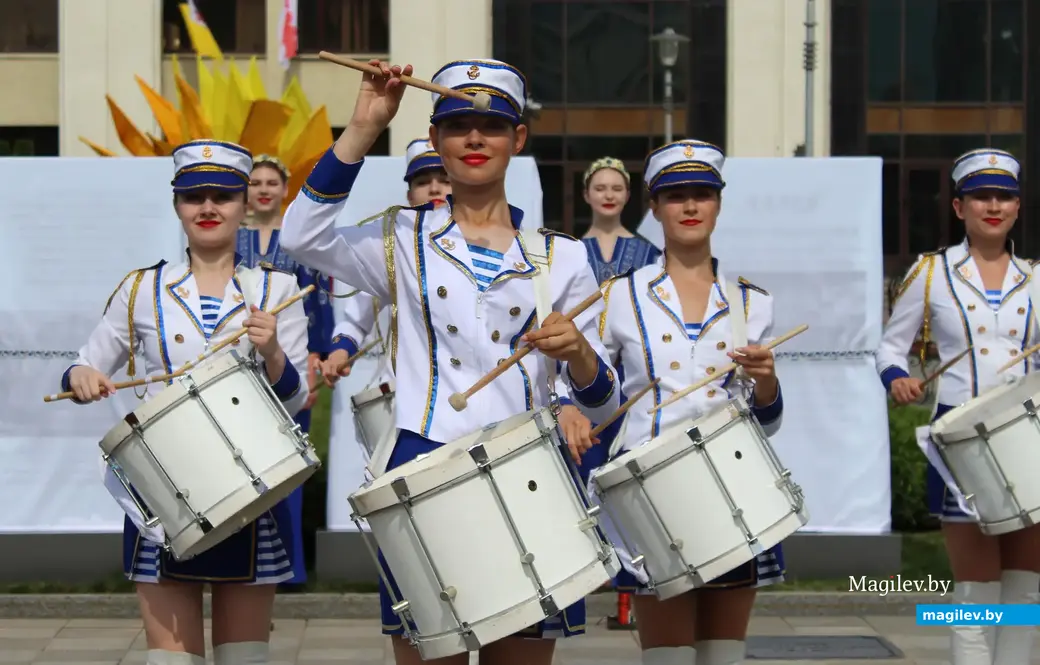 Аллея городов-побратимов. Могилев 1 июля 2023 года.