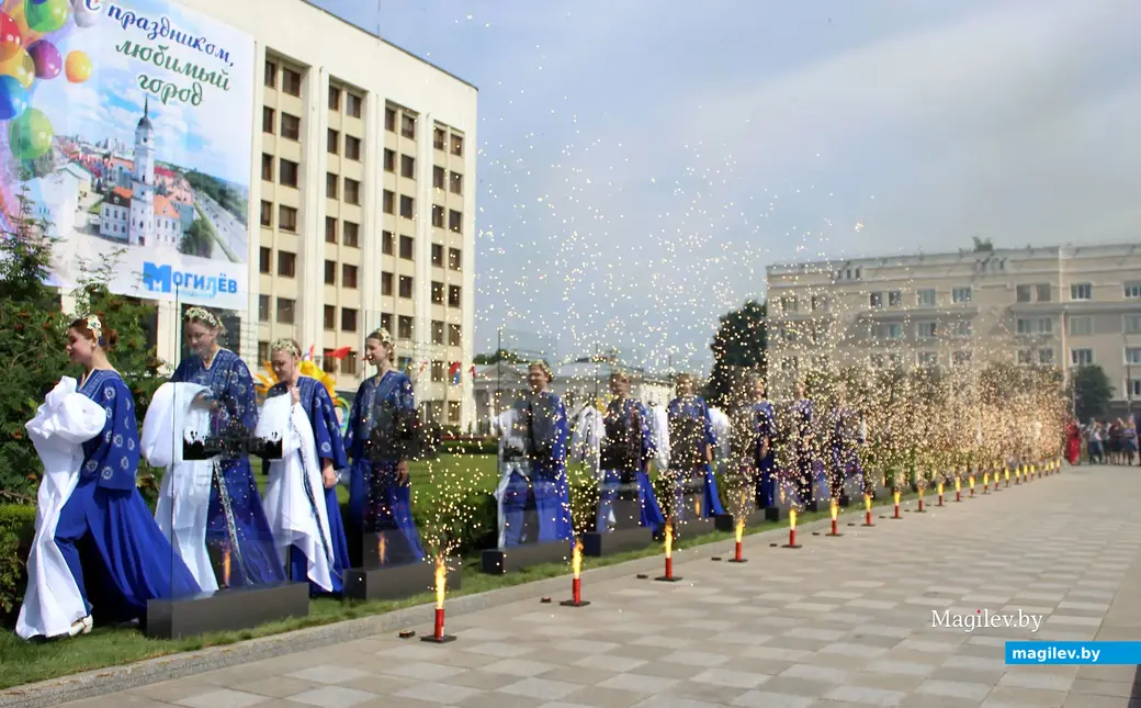 Аллея городов-побратимов. Могилев 1 июля 2023 года.