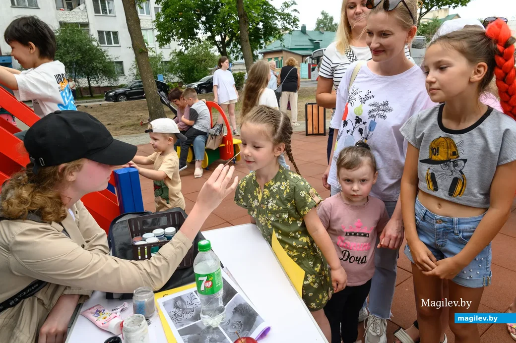01.07.2023. Урицкого, 137. Открытие спортивно-игровой площадки во дворе жилого дома