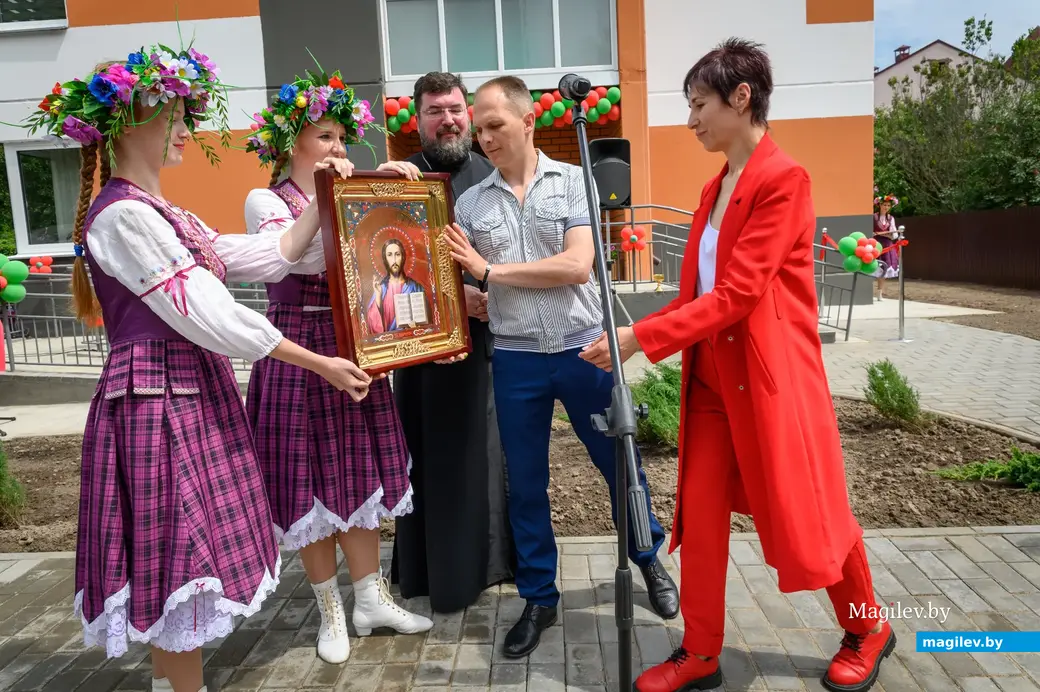 01.07.2023. Улица Красноармейская. Открытые детского дома семейного типа Луцкиных Оксаны и Игоря