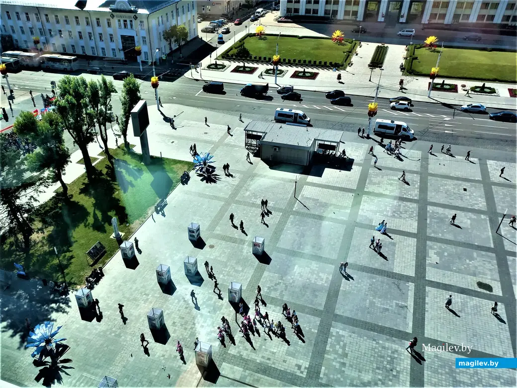 Галерея под открытым небом. Могилев, площадь Единства, 01.07.2023 г.