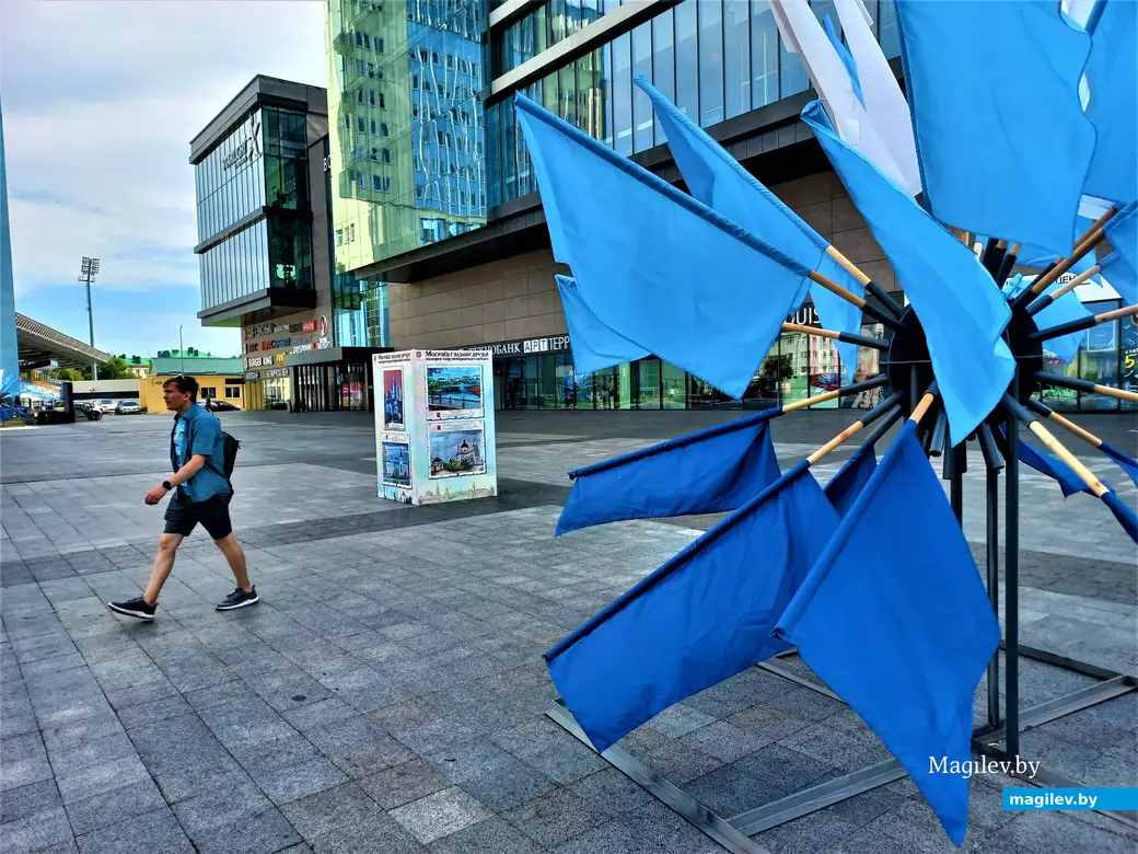 Галерея под открытым небом. Могилев, площадь Единства, 01.07.2023 г.