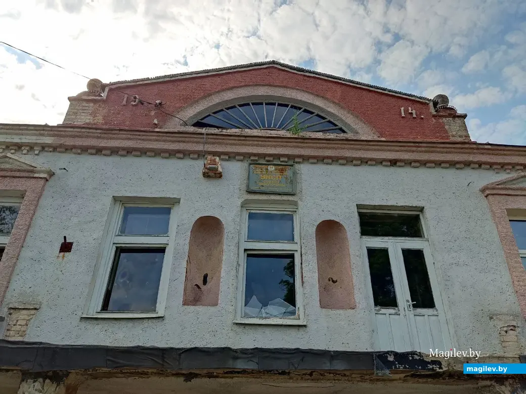 Агрогородок Заволочицы, Глусский район, Могилевская область. Усадебный дом Гаттовского. Июнь 2023 г