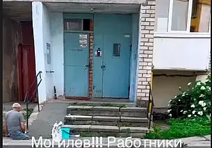 А инвалид, оказывается, сам захотел ремонтировать пандус