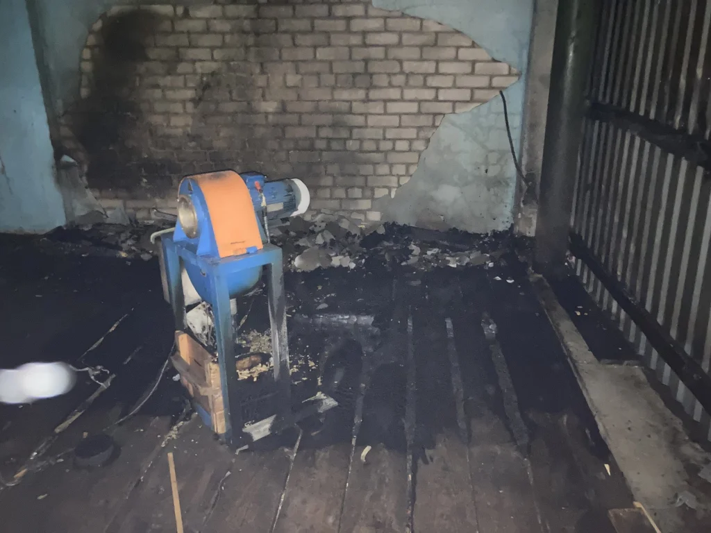 Пожар в цеху деревообработки ГЛХУ «Глусский лесхоз», 09.07.2023 г. Фото: Могилевское областное управление МЧС Беларуси.