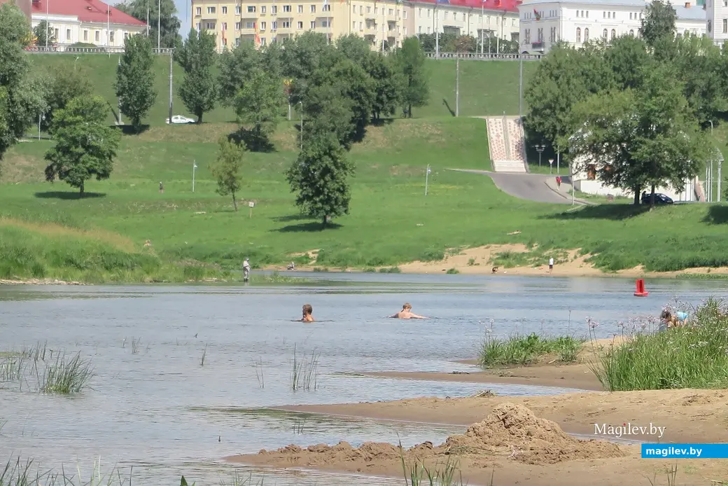 9.07.2023 г. Могилев. В Днепре кто-то купается...