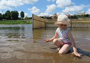 Травы много, песка мало. Оценили городской пляж у Днепра в Могилеве