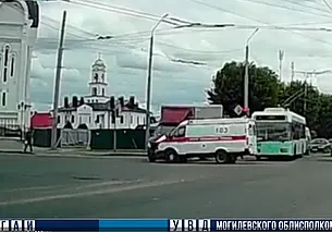 ДТП в Могилеве: столкновение скорой и ГАЗели. Видео