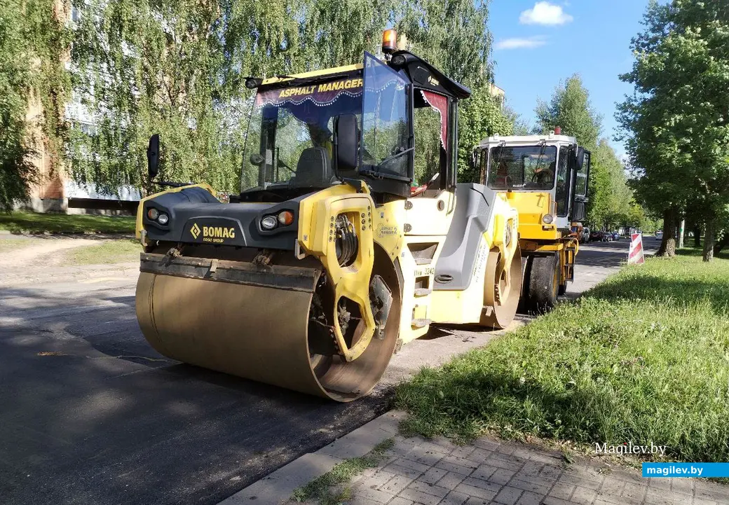 На улице Королева в Могилеве ремонтируют дорогу.