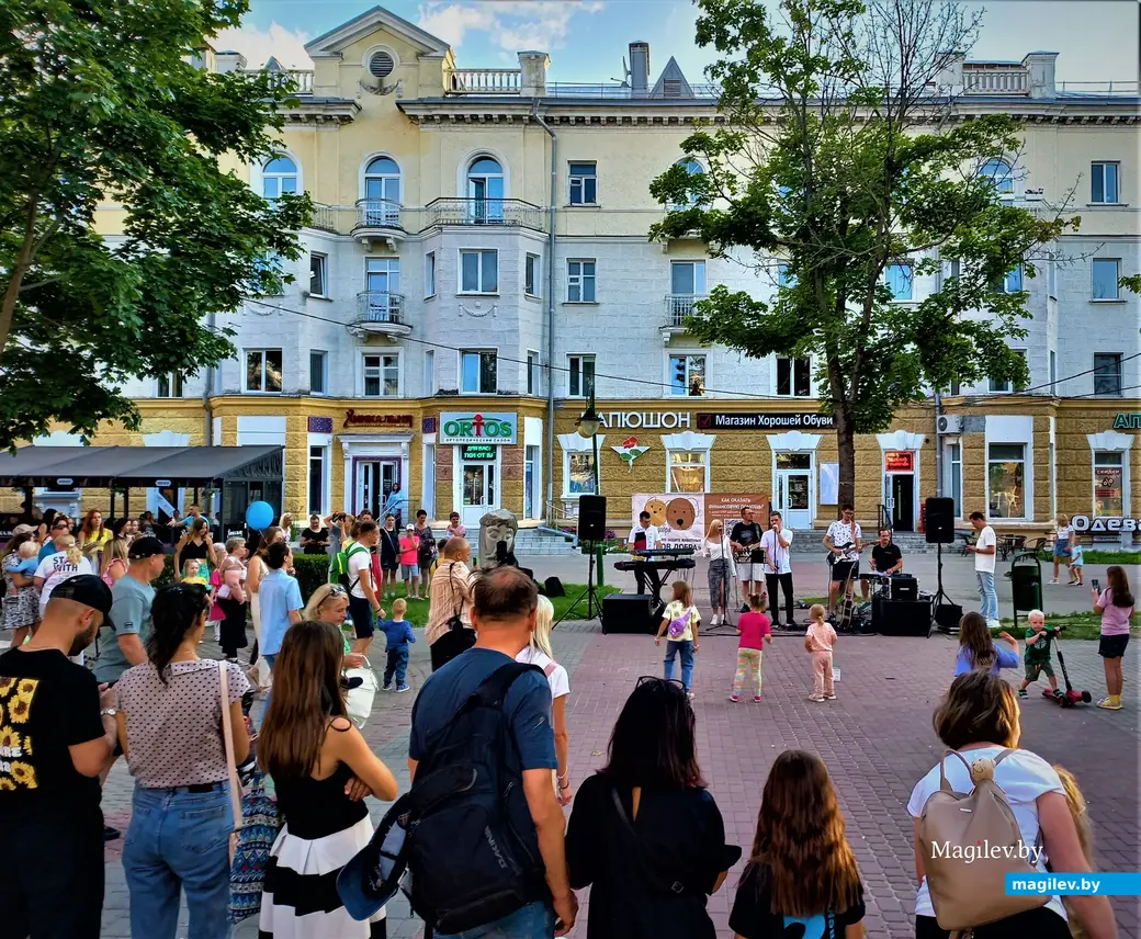 Благотворительный концерт в защиту бездомных животных. Могилев, Комсомольский сквер, 13.07.2023 г.