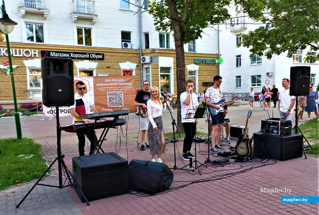 Благотворительный концерт в защиту бездомных животных. Могилев, Комсомольский сквер, 13.07.2023 г.