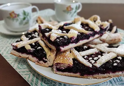Готовим сами: пирог с черникой и «секретной» добавкой