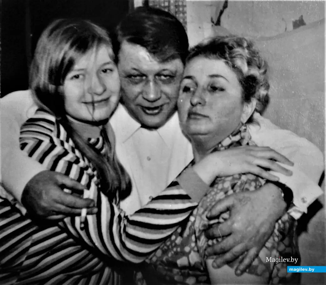 Владимир Юркевич с супругой и дочерью. Могилев, начало 1970-х.