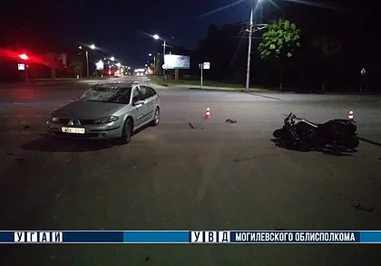 В Бобруйске в ДТП пострадал мотоциклист и его пассажирка