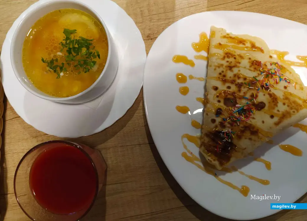 Обед в кафе «БлиндажЪ». Могилев. Июль 2023 года.