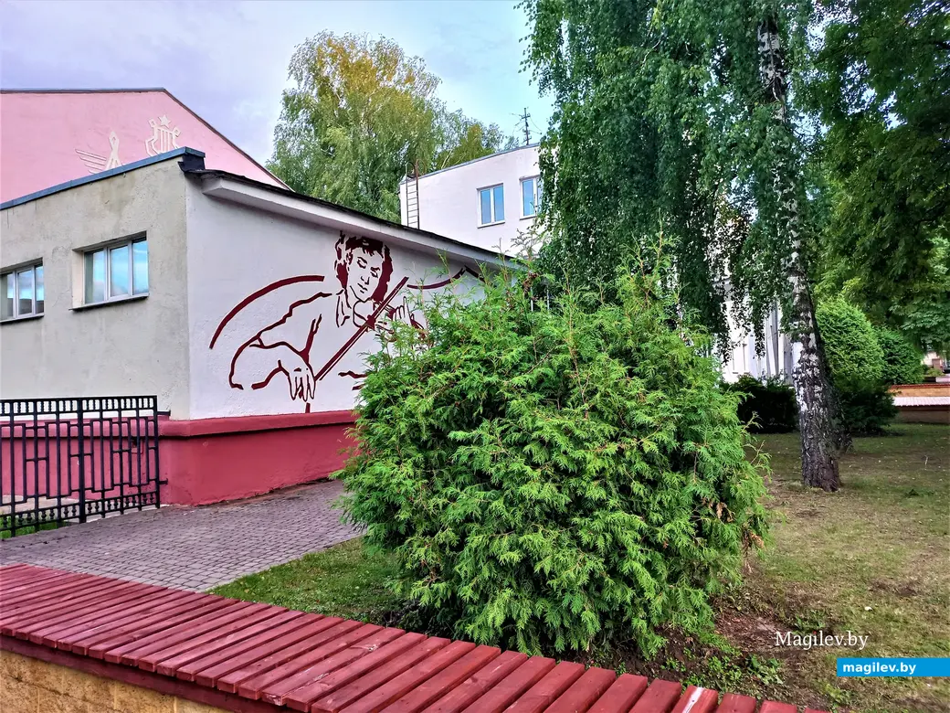 Так выглядит сегодня Могилевский государственный колледж искусств (бывшее музыкальное училище). Могилев, июль 2023 года.