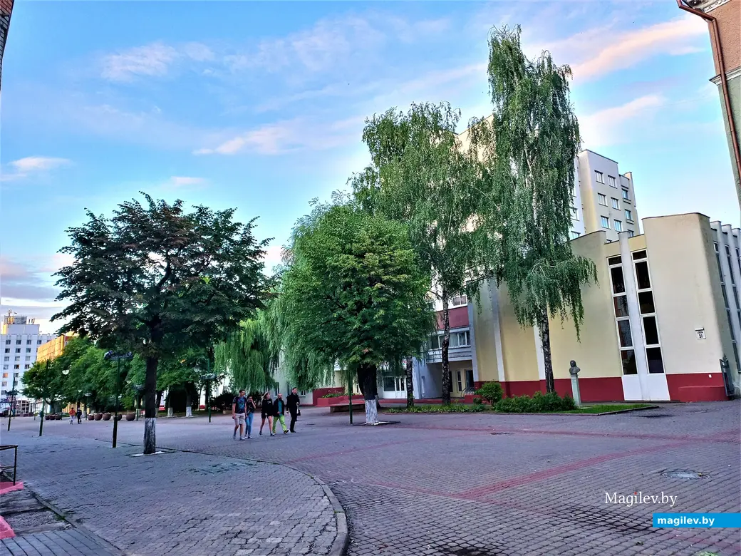 Так выглядит сегодня Могилевский государственный колледж искусств (бывшее музыкальное училище). Могилев, июль 2023 года.