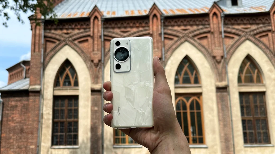 Вот каким увидел Бобруйск флагманский смартфон Huawei P60 Pro