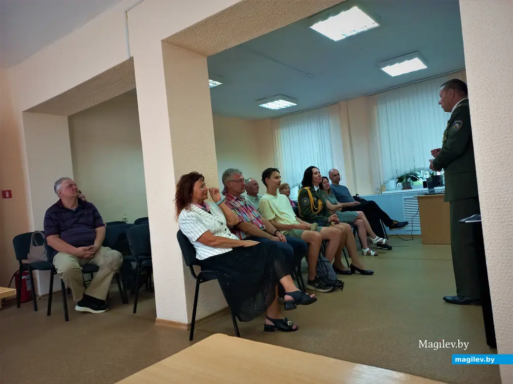 Открытие выставки Ирины Калдаевой в «Окнах» библиотеки Карла Маркса. Могилев, 25.07.2023 г.