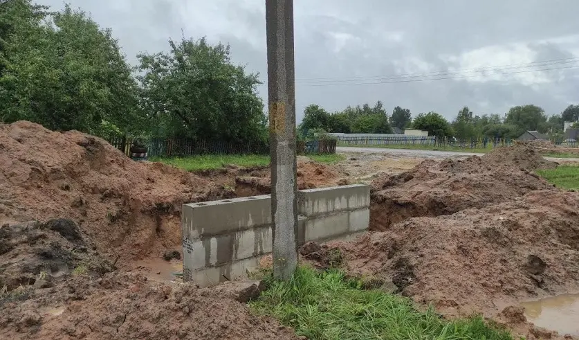 Место трагедии в деревне Махово на территории подстанции, где проводились работы по реконструкции объекта. Фото: УГКСЭ по Могилевской области