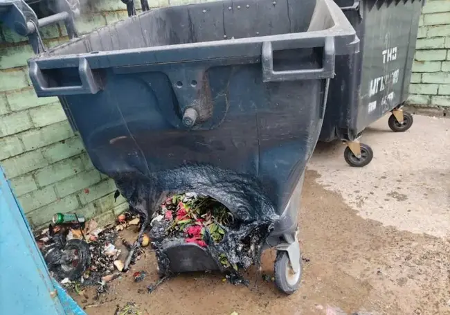 На Криулина в Могилеве горели мусорные контейнеры. Кто виноват?